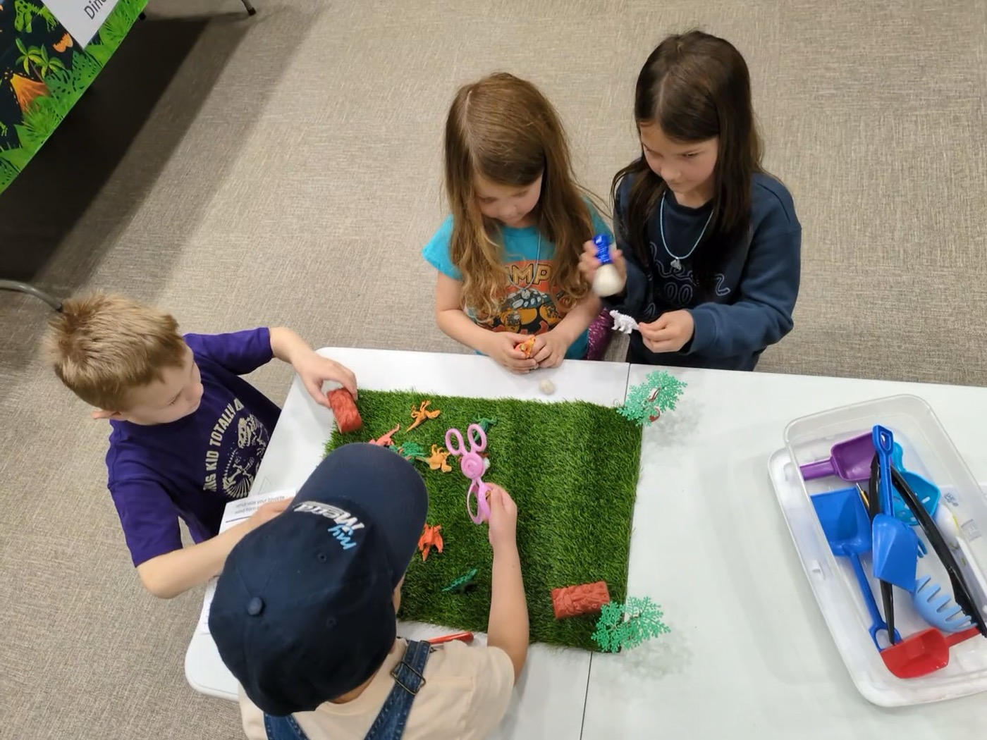 Paleontology Park play